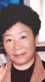 何苗琴便装照