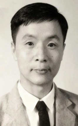 刘果易便装照