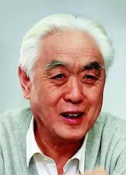 曲润海便装照