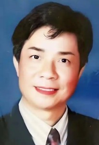 肖作伟便装照
