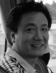 蒲克便装照
