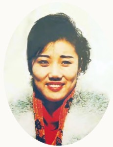 蓝文云便装照
