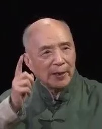 郁小庭便装照