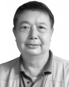 雷子文便装照