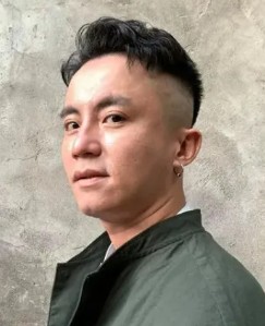 黄兆欣便装照