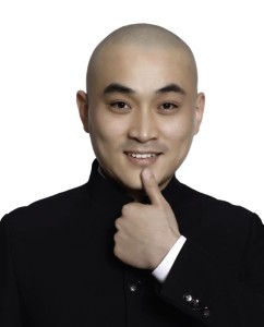 黄金朝便装照