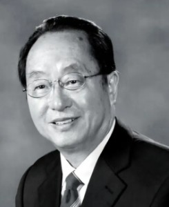 龚国泰便装照